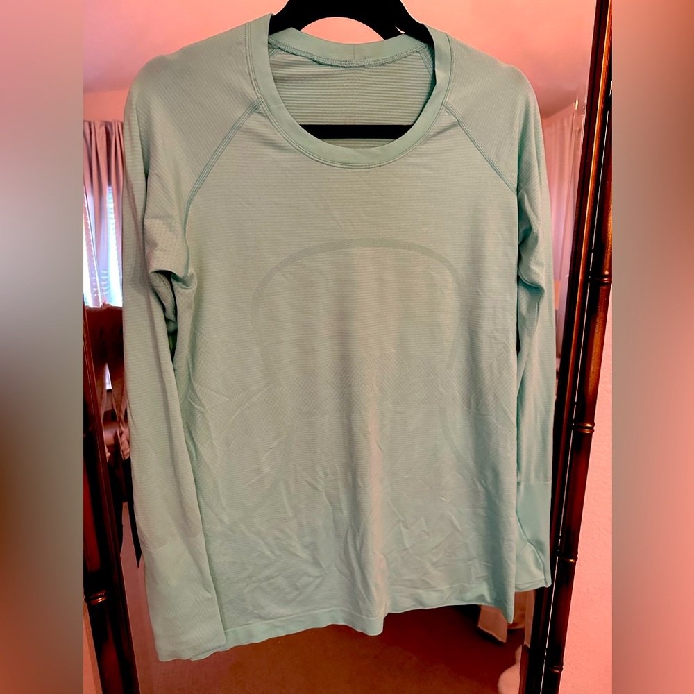 Lululemon swiftly tech long sleeve 2.0, size 14
